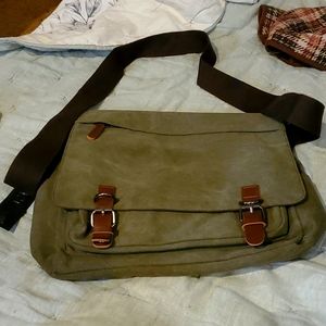 Dasein messenger bag crossbody